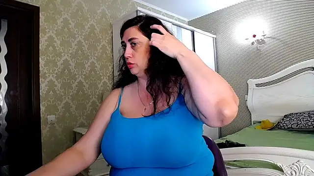 Evelyn Shy online show from 14, 7, 2026