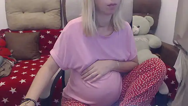 Snapshot of Aliss_Hottie chatting on 8, 10, 2025 Aliss Hottie online show from 8, 10, 2025