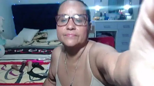 pervert mommy  online show from 2, 5, 2026
