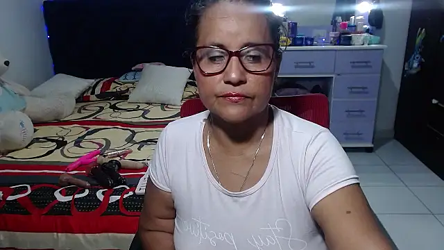 pervert mommy  online show from 4, 5, 2026