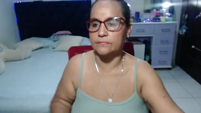 Snapshot of pervert_mommy_ chatting on 11, 5, 2026 pervert mommy online show from 11, 5, 2026