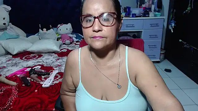 Snapshot of pervert_mommy_ chatting on 18, 5, 2026 pervert mommy online show from 18, 5, 2026