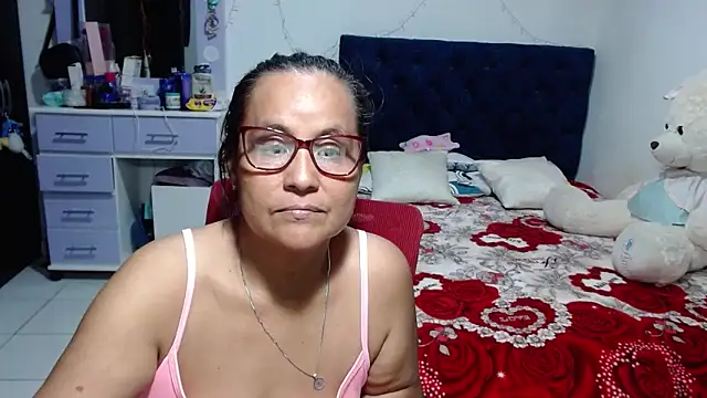 Snapshot of pervert_mommy_ chatting on 20, 5, 2026 pervert mommy online show from 20, 5, 2026