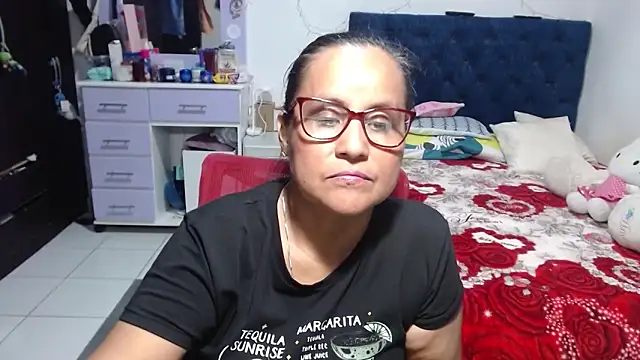 Snapshot of pervert_mommy_ chatting on 22, 5, 2026 pervert mommy online show from 22, 5, 2026
