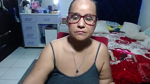 Snapshot of pervert_mommy_ chatting on 23, 5, 2026 pervert mommy online show from 23, 5, 2026
