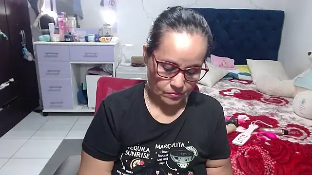 Snapshot of pervert_mommy_ chatting on 24, 5, 2026 pervert mommy online show from 24, 5, 2026
