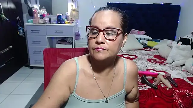 Snapshot of pervert_mommy_ chatting on 26, 5, 2026 pervert mommy online show from 26, 5, 2026