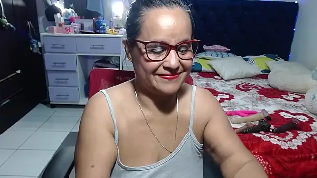Snapshot of pervert_mommy_ chatting on 27, 5, 2026 pervert mommy online show from 27, 5, 2026