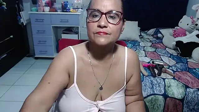 Snapshot of pervert_mommy_ chatting on 1, 6, 2026 pervert mommy online show from 1, 6, 2026