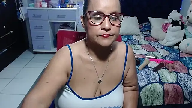 Snapshot of pervert_mommy_ chatting on 2, 6, 2026 pervert mommy online show from 2, 6, 2026