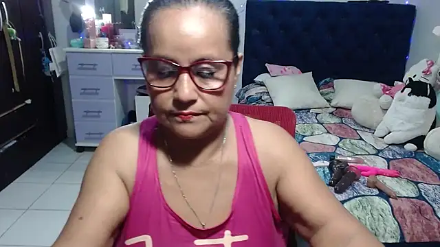 Snapshot of pervert_mommy_ chatting on 3, 6, 2026 pervert mommy online show from 3, 6, 2026