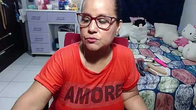 Snapshot of pervert_mommy_ chatting on 6, 6, 2026 pervert mommy online show from 6, 6, 2026