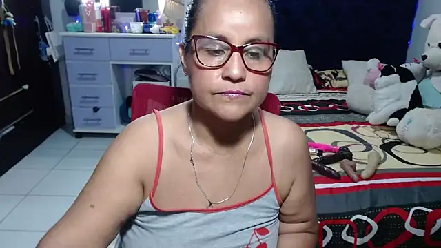 Snapshot of pervert_mommy_ chatting on 7, 6, 2026 pervert mommy online show from 7, 6, 2026