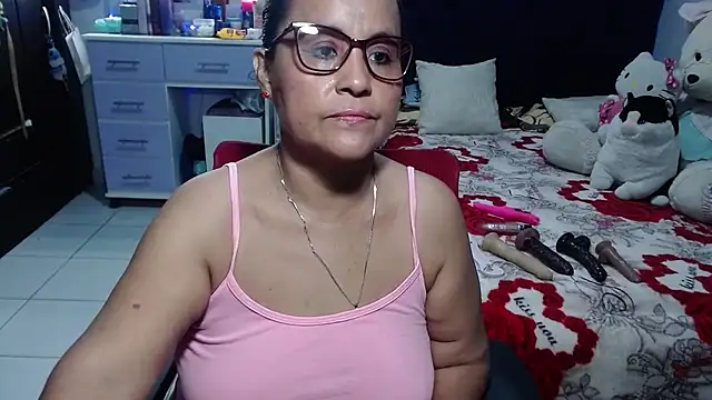 Snapshot of pervert_mommy_ chatting on 12, 6, 2026 pervert mommy online show from 12, 6, 2026
