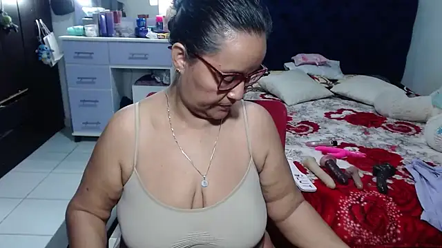 Snapshot of pervert_mommy_ chatting on 13, 6, 2026 pervert mommy online show from 13, 6, 2026