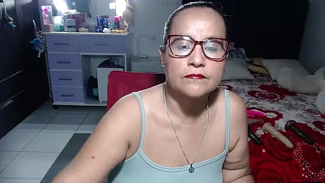 Snapshot of pervert_mommy_ chatting on 15, 6, 2026 pervert mommy online show from 15, 6, 2026
