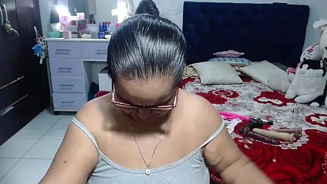 Snapshot of pervert_mommy_ chatting on 16, 6, 2026 pervert mommy online show from 16, 6, 2026