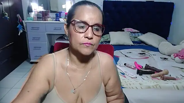 Snapshot of pervert_mommy_ chatting on 18, 6, 2026 pervert mommy online show from 18, 6, 2026