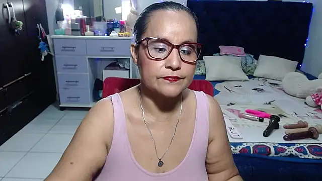 Snapshot of pervert_mommy_ chatting on 19, 6, 2026 pervert mommy online show from 19, 6, 2026