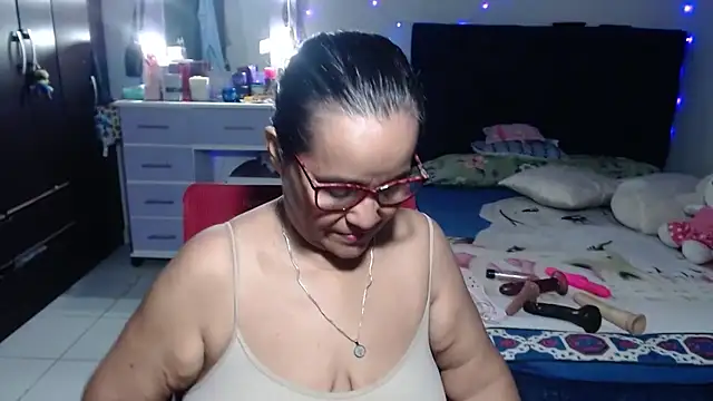 Snapshot of pervert_mommy_ chatting on 24, 6, 2026 pervert mommy online show from 24, 6, 2026