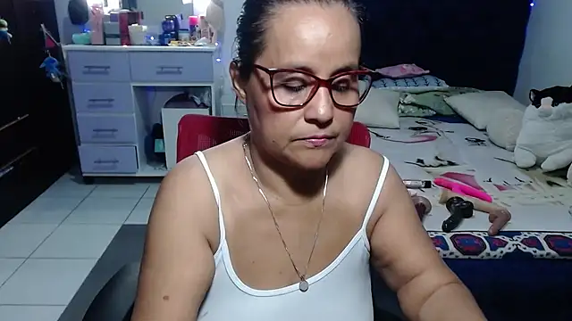Snapshot of pervert_mommy_ chatting on 25, 6, 2026 pervert mommy online show from 25, 6, 2026