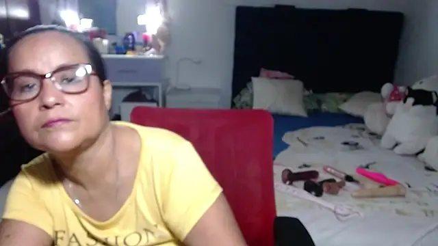 Snapshot of pervert_mommy_ chatting on 26, 6, 2026 pervert mommy online show from 26, 6, 2026