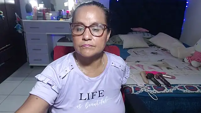 Snapshot of pervert_mommy_ chatting on 27, 6, 2026 pervert mommy online show from 27, 6, 2026