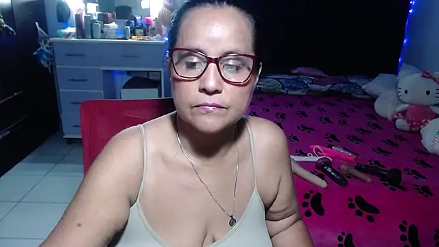 Snapshot of pervert_mommy_ chatting on 2, 7, 2026 pervert mommy online show from 2, 7, 2026