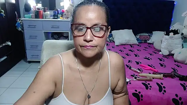 Snapshot of pervert_mommy_ chatting on 3, 7, 2026 pervert mommy online show from 3, 7, 2026