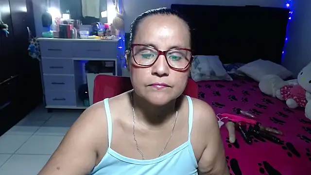 Snapshot of pervert_mommy_ chatting on 6, 7, 2026 pervert mommy online show from 6, 7, 2026