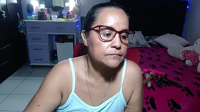 Snapshot of pervert_mommy_ chatting on 6, 7, 2026 pervert mommy online show from 6, 7, 2026
