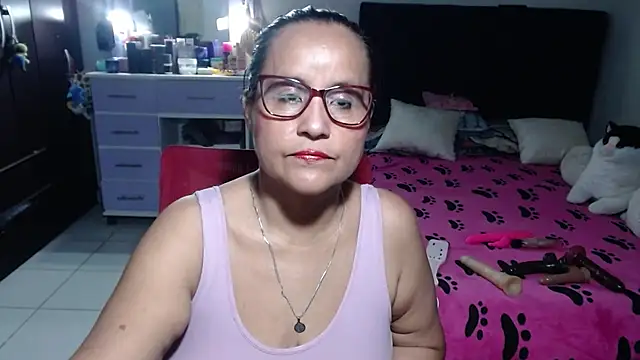 Snapshot of pervert_mommy_ chatting on 8, 7, 2026 pervert mommy online show from 8, 7, 2026