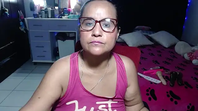 Snapshot of pervert_mommy_ chatting on 14, 7, 2026 pervert mommy online show from 14, 7, 2026