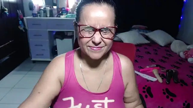 Snapshot of pervert_mommy_ chatting on 14, 7, 2026 pervert mommy online show from 14, 7, 2026
