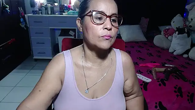 Snapshot of pervert_mommy_ chatting on 15, 7, 2026 pervert mommy online show from 15, 7, 2026