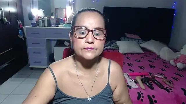 Snapshot of pervert_mommy_ chatting on 16, 7, 2026 pervert mommy online show from 16, 7, 2026