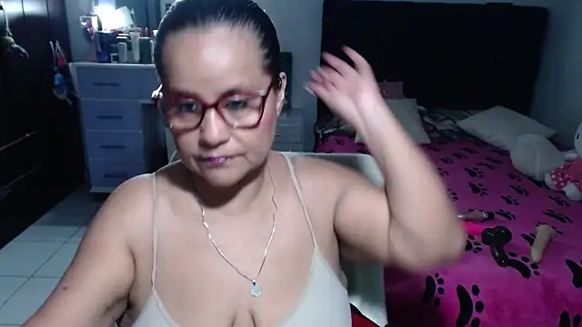 Snapshot of pervert_mommy_ chatting on 18, 7, 2026 pervert mommy online show from 18, 7, 2026
