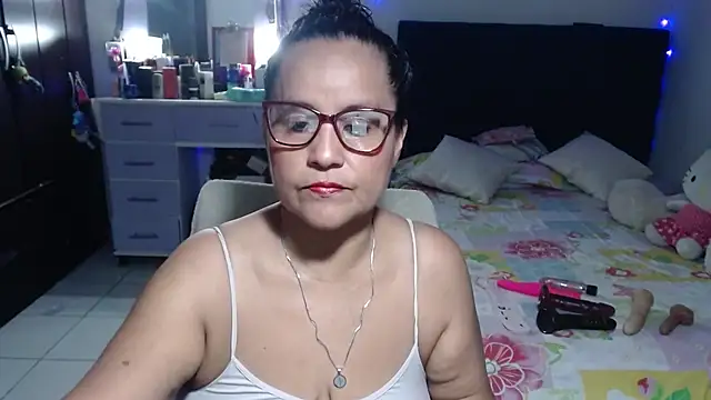 Snapshot of pervert_mommy_ chatting on 20, 7, 2026 pervert mommy online show from 20, 7, 2026