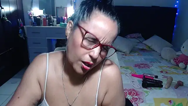 Snapshot of pervert_mommy_ chatting on 20, 7, 2026 pervert mommy online show from 20, 7, 2026