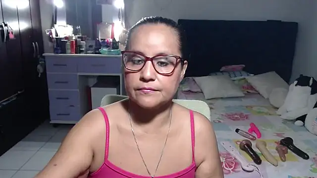 Snapshot of pervert_mommy_ chatting on 25, 7, 2026 pervert mommy online show from 25, 7, 2026