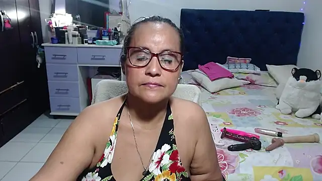 Snapshot of pervert_mommy_ chatting on 28, 7, 2026 pervert mommy online show from 28, 7, 2026