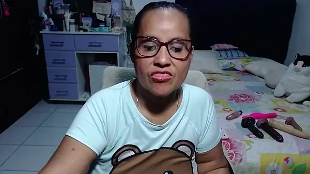 Snapshot of pervert_mommy_ chatting on 31, 7, 2026 pervert mommy online show from 31, 7, 2026