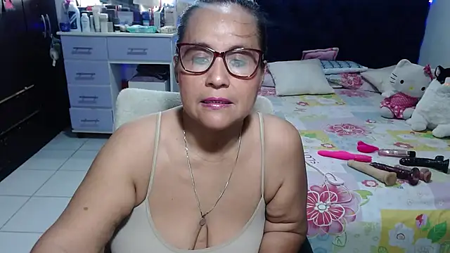 Snapshot of pervert_mommy_ chatting on 1, 8, 2026 pervert mommy online show from 1, 8, 2026