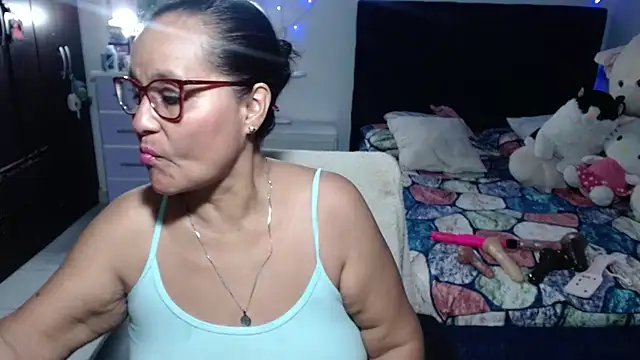 Snapshot of pervert_mommy_ chatting on 3, 8, 2026 pervert mommy online show from 3, 8, 2026