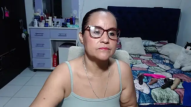 Snapshot of pervert_mommy_ chatting on 4, 8, 2026 pervert mommy online show from 4, 8, 2026