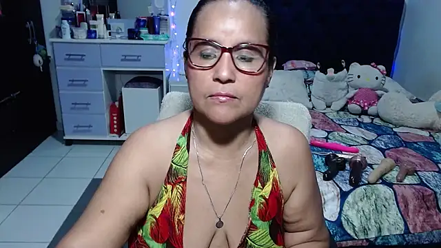 Snapshot of pervert_mommy_ chatting on 5, 8, 2026 pervert mommy online show from 5, 8, 2026