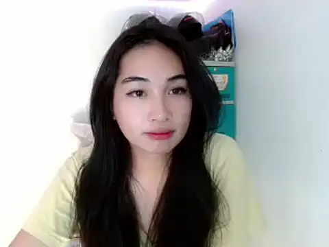 Snapshot of SweetLilly_18 chatting on 1, 2, 2025 SweetLilly 18 online show from 1, 2, 2025