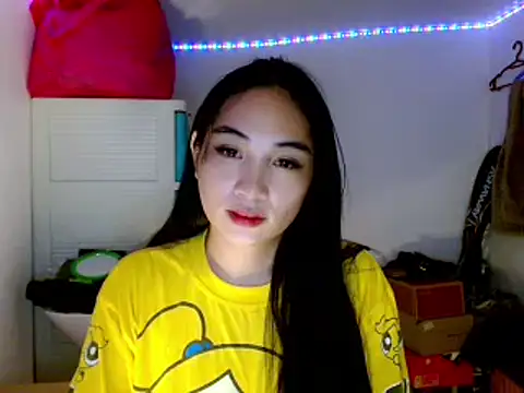 Snapshot of SweetLilly_18 chatting on 17, 3, 2025 SweetLilly 18 online show from 17, 3, 2025