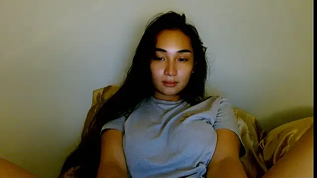 Snapshot of SweetLilly_18 chatting on 12, 4, 2026 SweetLilly 18 online show from 12, 4, 2026