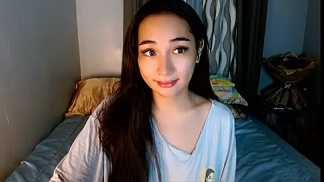Snapshot of SweetLilly_18 chatting on 17, 4, 2026 SweetLilly 18 online show from 17, 4, 2026
